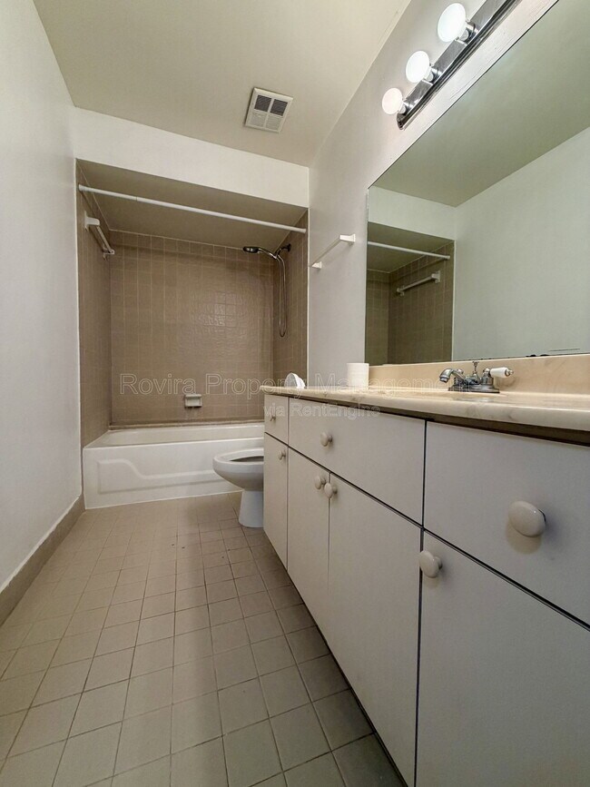Building Photo - 8660 SW 149th Ave