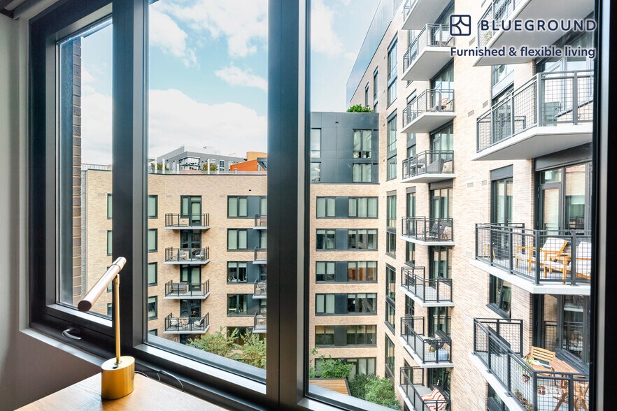 Building Photo - 3275 Washington Blvd