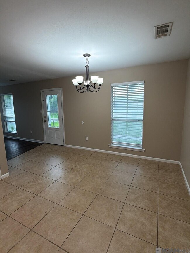 Building Photo - 10124 Nashville Ct