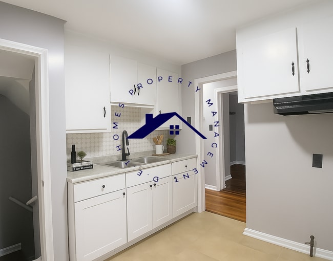 Building Photo - 11081 Lakepointe St