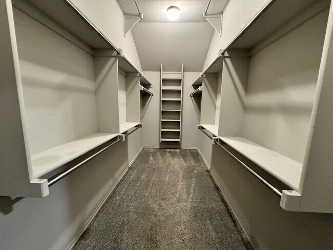 Building Photo - 1104 Black Mesa Rd