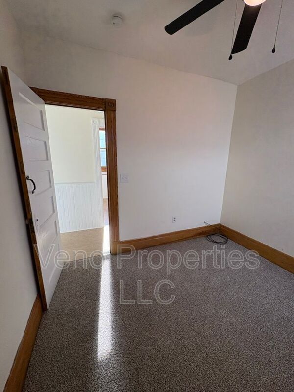 Building Photo - 109 Third Street