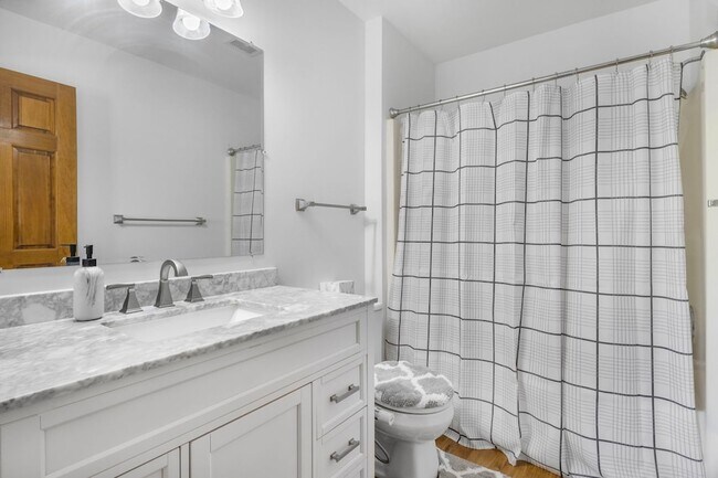 Building Photo - 5207 Sunmeadow Dr