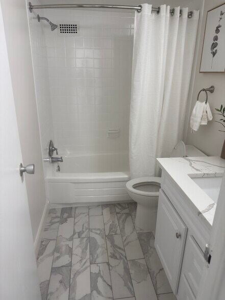 Building Photo - 1300 Army Navy Dr