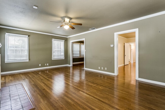 Building Photo - Ready for New Students- 2 Bed, 1 Bath Tudor Home Minutes from TCU- 76109