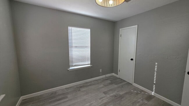 Building Photo - 3900 Rancho Dr