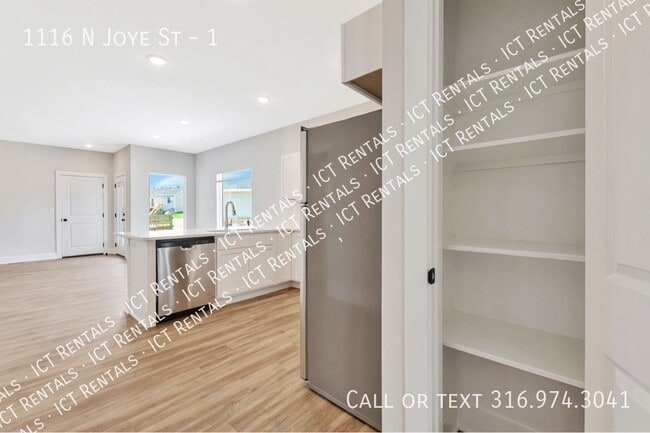 Building Photo - 1116 N Joye St