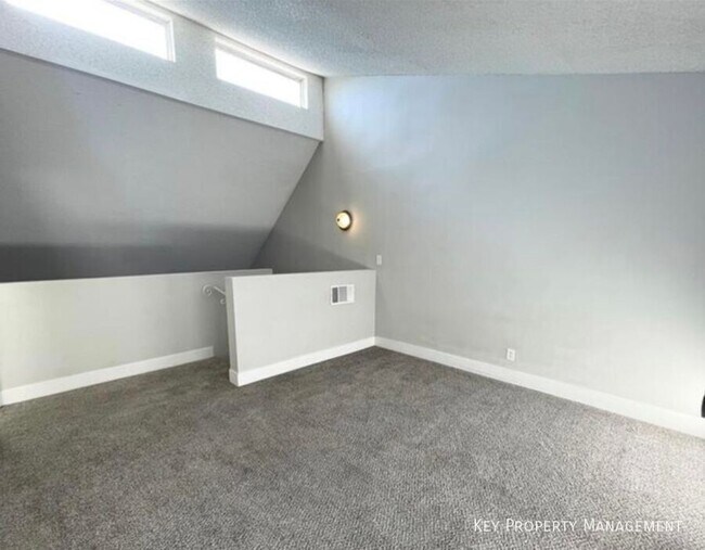 Building Photo - 5187 Garden Ln