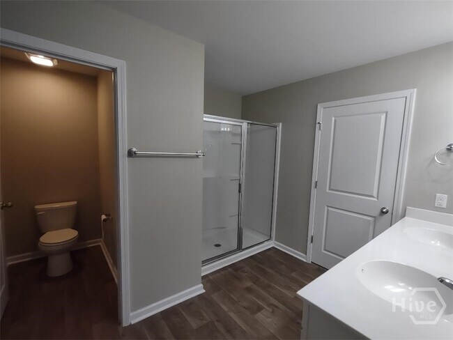 Building Photo - 378 Hogan Dr