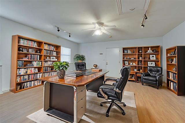 Building Photo - 1441 Everglades Dr