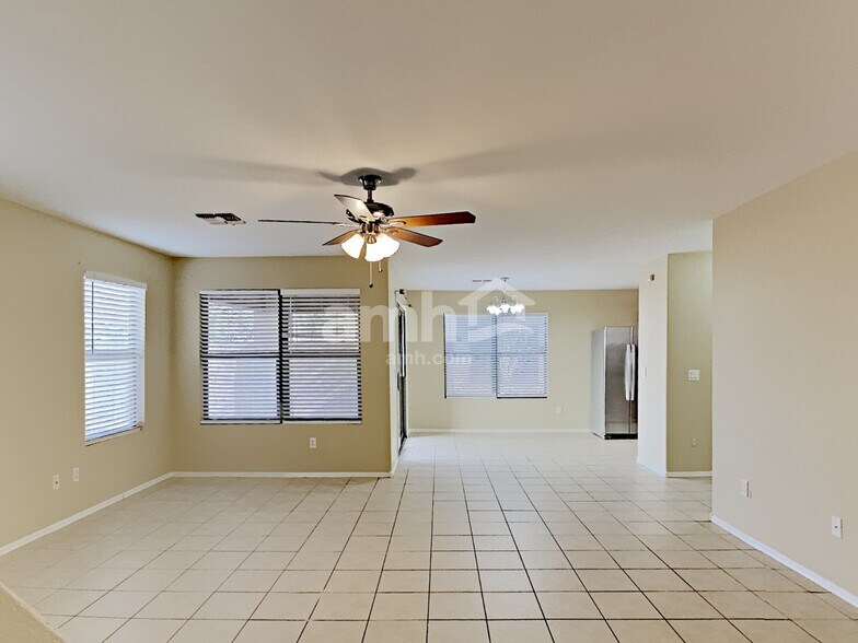 Building Photo - 6133 S Wilson Dr