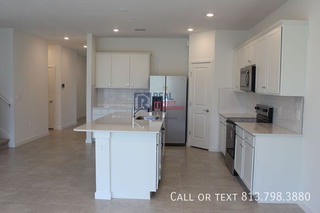 Building Photo - 11225 Sycamore Glen Loop