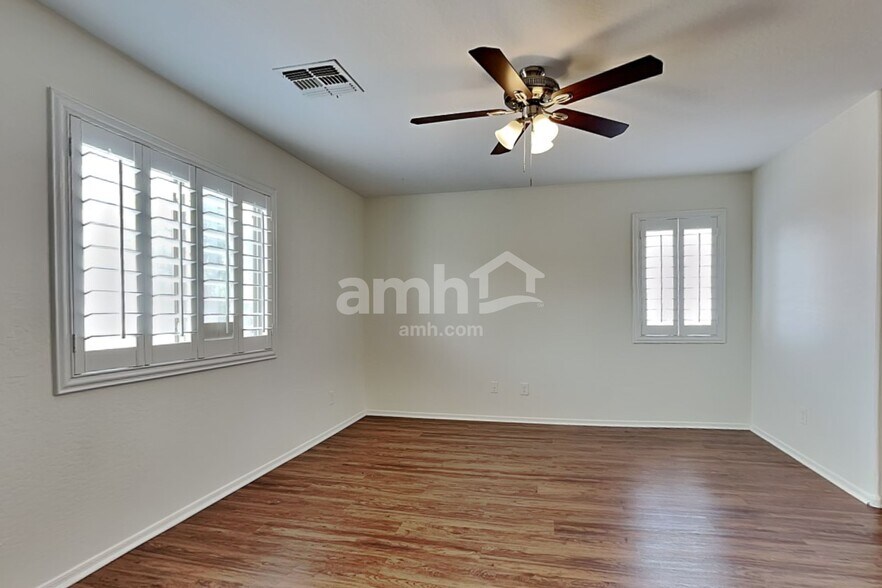 Building Photo - 7923 W Payson Rd