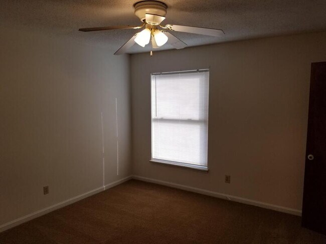 Building Photo - 6399 Baker Ct