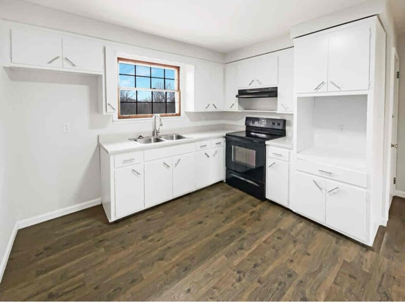 Building Photo - 1217 Commerce St