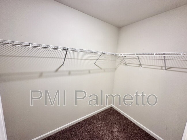 Building Photo - 335 Chetsley Dr