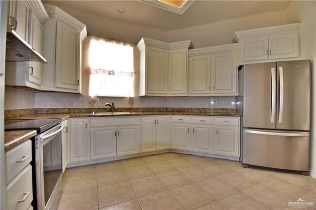 Building Photo - 1104 Rio Balsas St