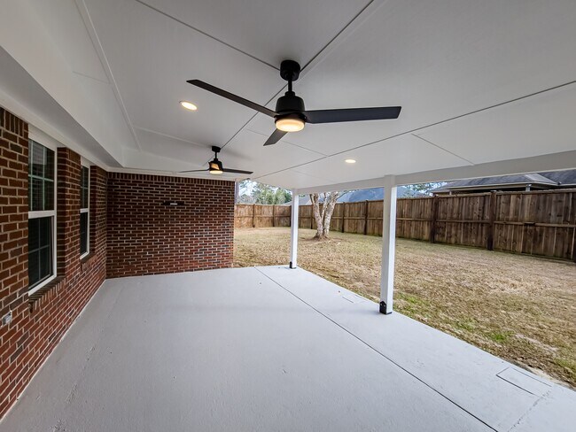 Building Photo - 105 Cypress Ridge Rd