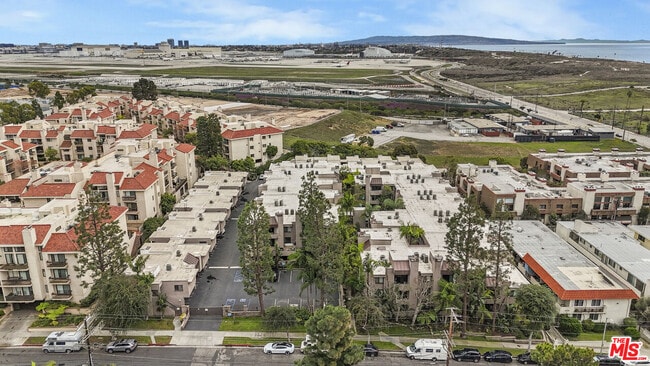 Building Photo - 8300 Manitoba St