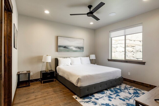 Building Photo - Fully Furnished Luxury Home in Black Rock ...