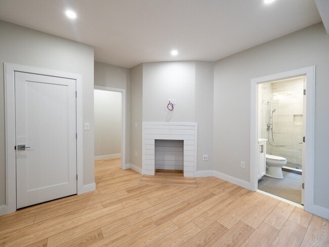 Building Photo - 20 Winslow Rd