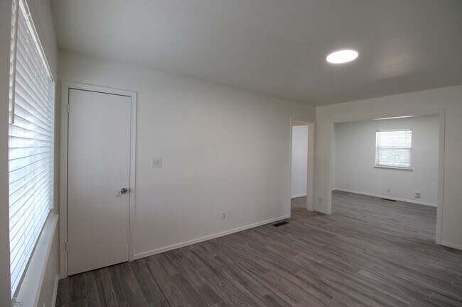 Building Photo - 59 Shirley Ln