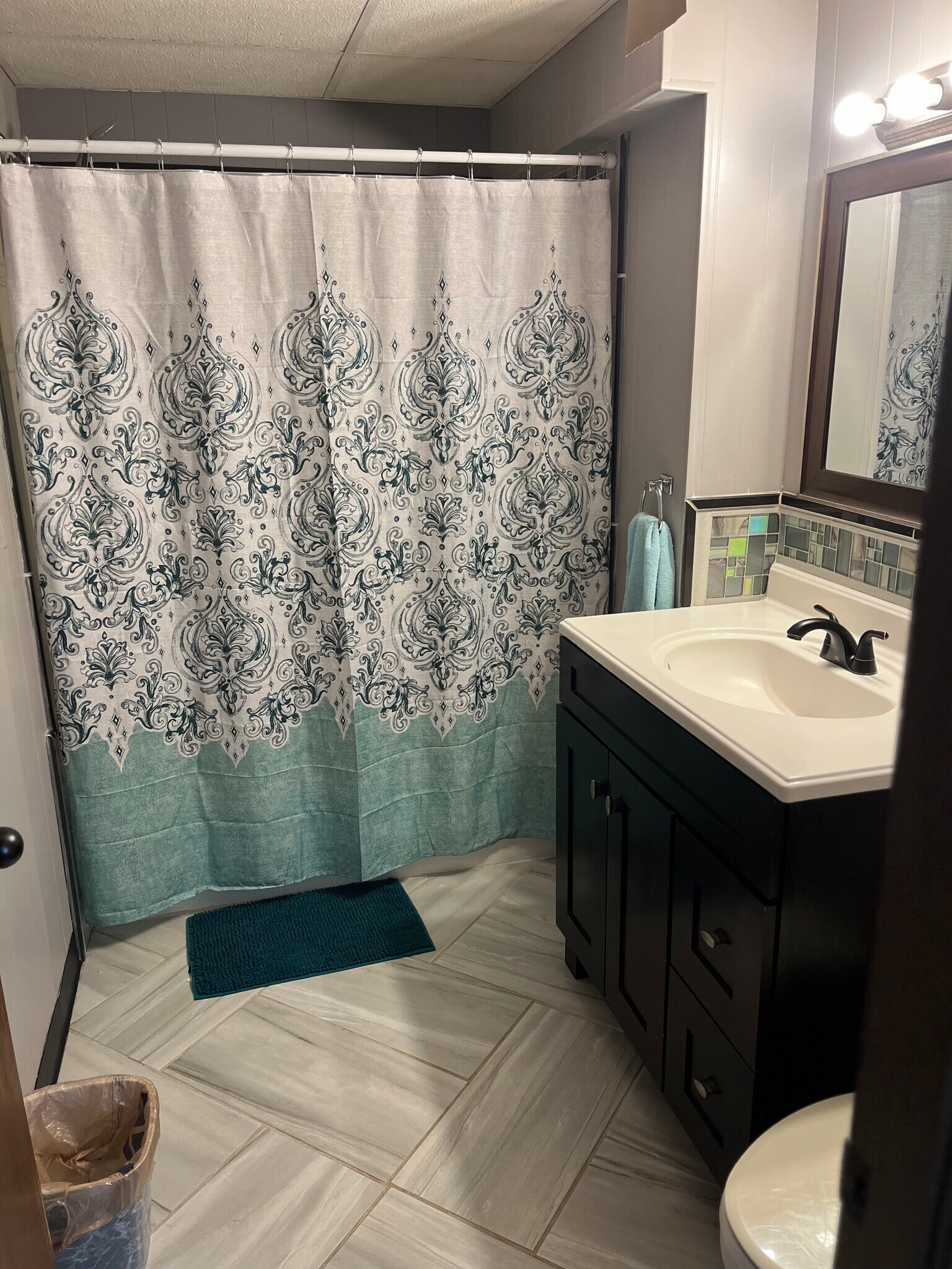 Building Photo - 144 Hillcrest St