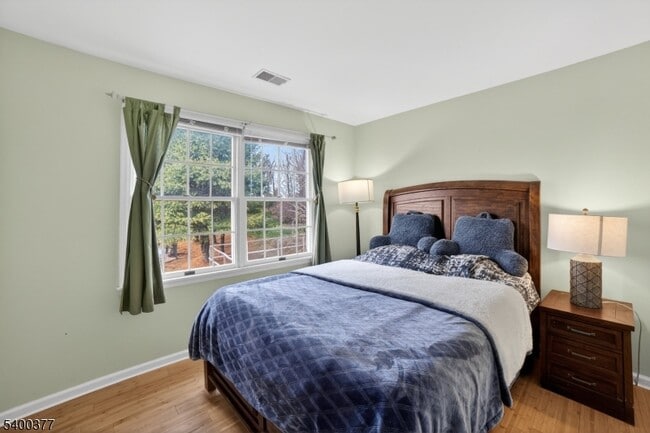 Building Photo - 7 Sun Valley Way