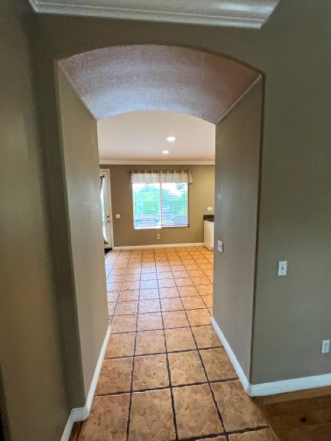 Building Photo - Beautiful Corona Pool Home with 4 bedroom ...