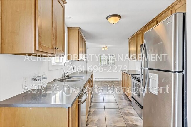 Building Photo - 15515 Stone Ave N