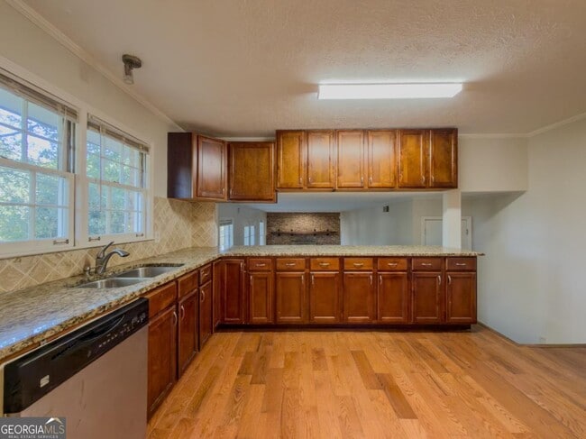Building Photo - 518 Barbashela Cir