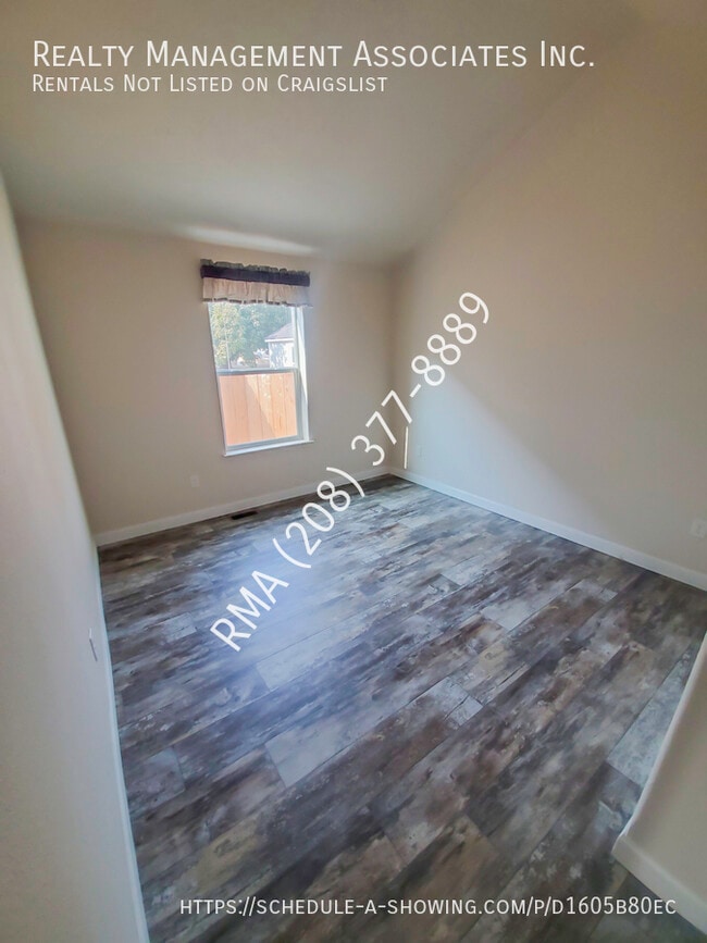 Building Photo - 320 S 2nd Ave