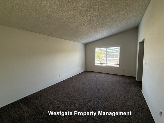 Building Photo - 328 Smith Dr