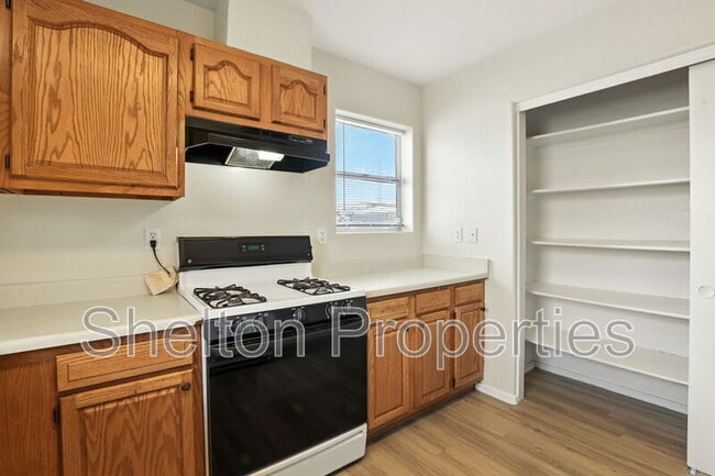Building Photo - 345 N 15th St