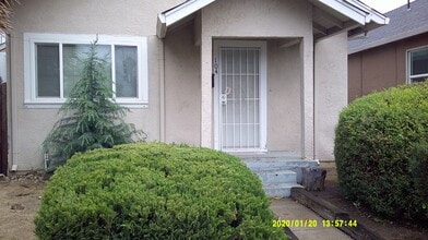 Building Photo - Walnut Ave.