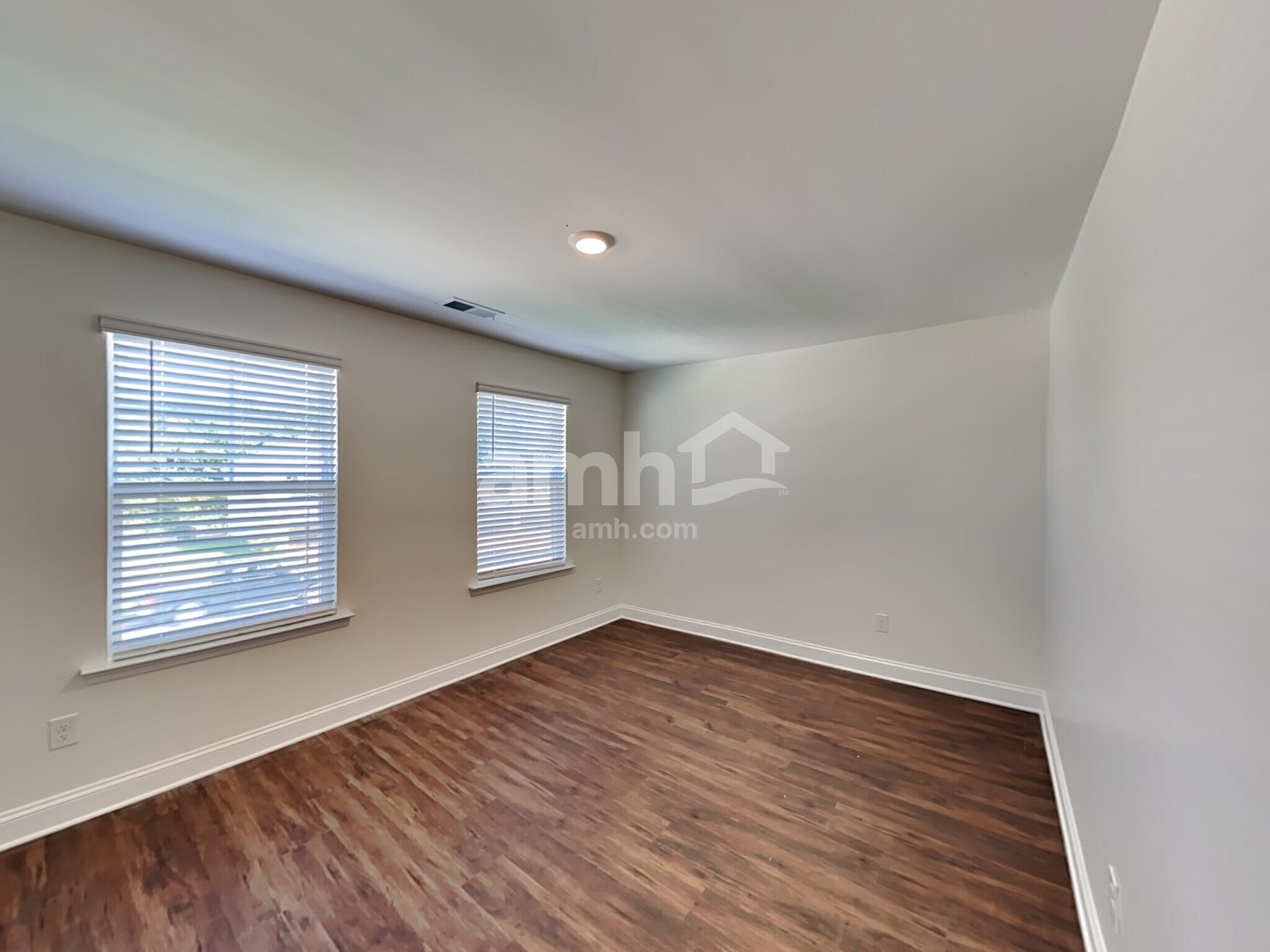 Building Photo - 556 Rivermist Dr