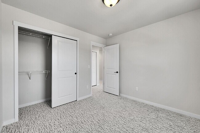 Building Photo - $2,650 - 4 bed, 3.5 bath updated home in C...
