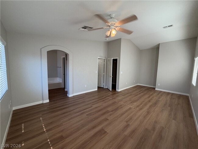 Building Photo - 2139 Meadow Green Ave