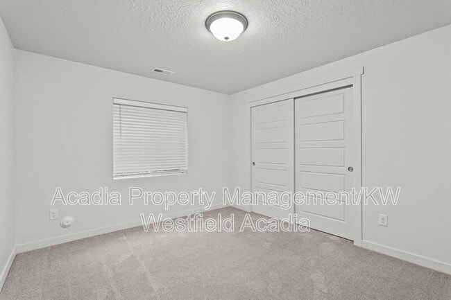 Building Photo - 298 Old Farm Ln