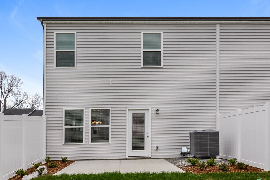 Building Photo - 1723 Tahoma Dr