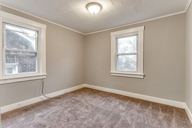 Building Photo - Renovated 3 Bed, 1 Bath Home in Swissvale - Covered Porch, Large Backyard - Available Now!
