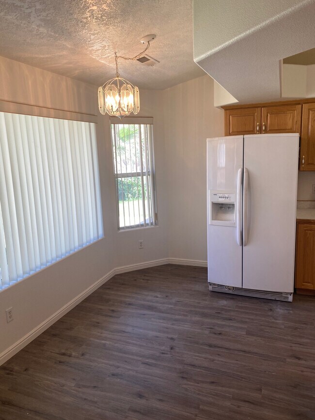 Building Photo - 1048 N 2100 W