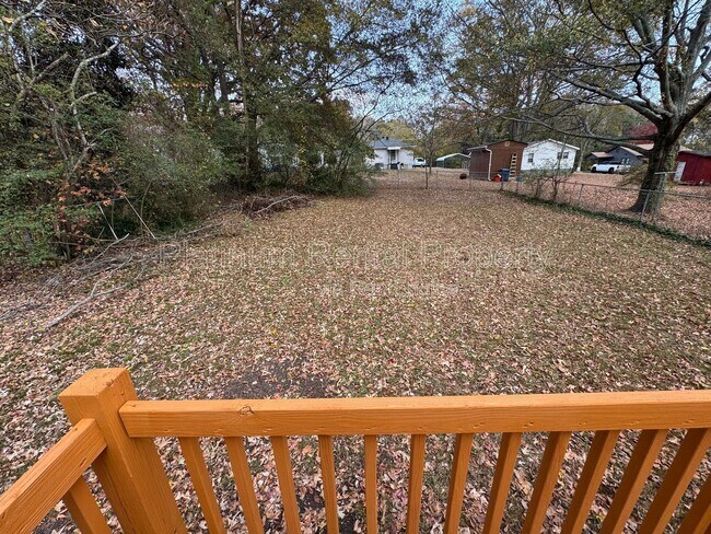 Building Photo - 97 Benson St