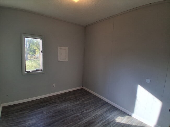 Building Photo - 904 Collett-