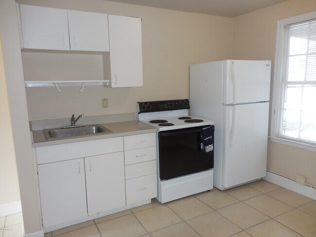 Building Photo - 99 Beach Ave