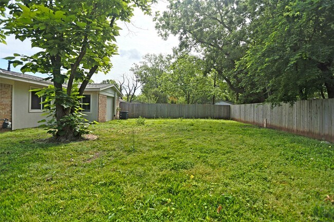 Building Photo - 6123 Grape St