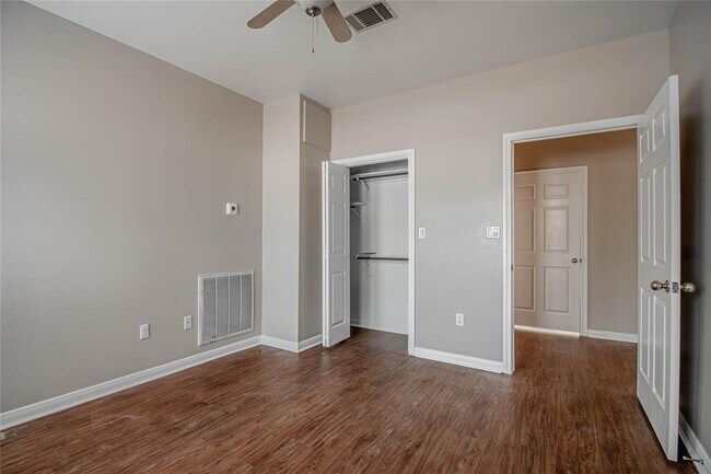 Building Photo - 1616 Avenue N