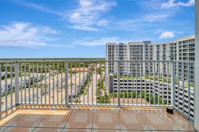 Building Photo - 140 S Dixie Hwy