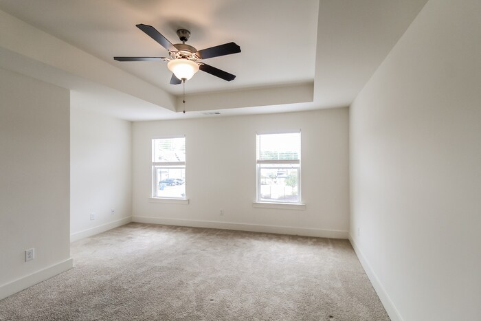 Building Photo - 80 Auburn Hls Dr