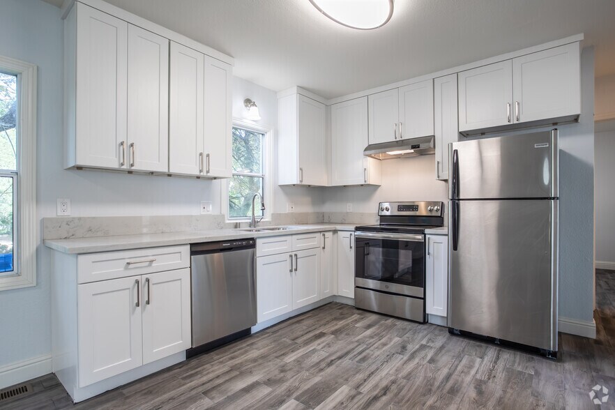 3BR, 2BA - Cypress Cottage - Oakland Heights - 55+ Active Adult Apartments